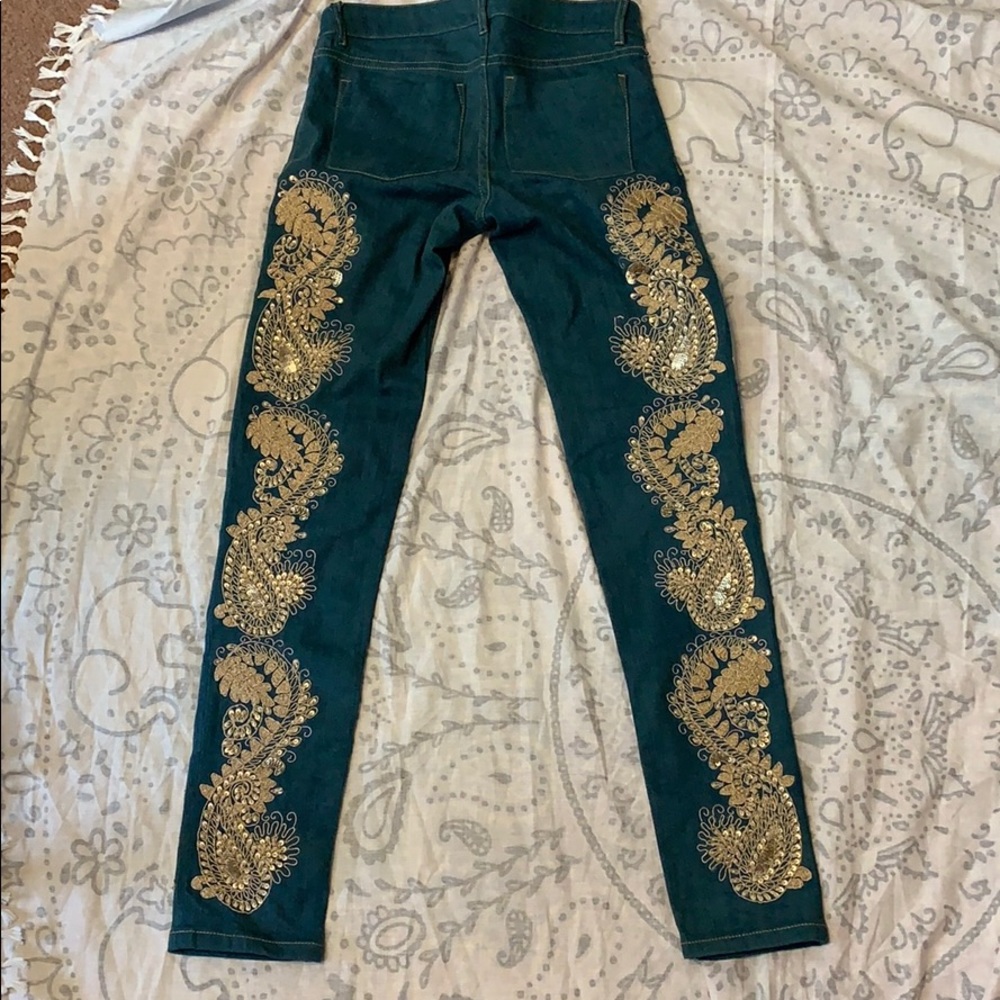 Alice + Olivia Embellished Paisley Skinny Jeans 24 - Picture 4 of 8